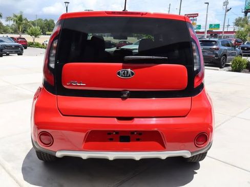 Used 2017 Kia Soul + FWD image 5