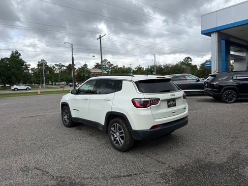 Used 2019 Jeep Compass Latitude w/ Popular Equipment Group FWD image 7