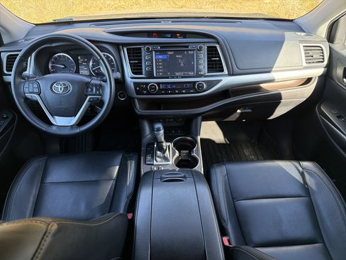 Used 2018 Toyota Highlander XLE w/ Protection Package #3 image 18