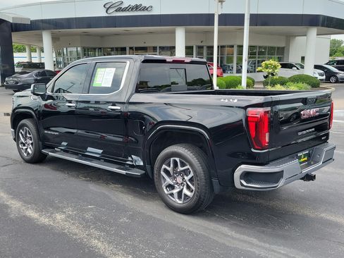 Used 2024 GMC Sierra 1500 SLT w/ SLT Premium Package AWD/4WD image 3
