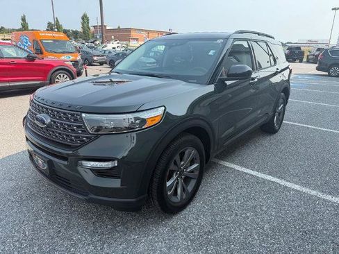 Certified 2022 Ford Explorer XLT w/ Equipment Group 202A AWD/4WD image 4