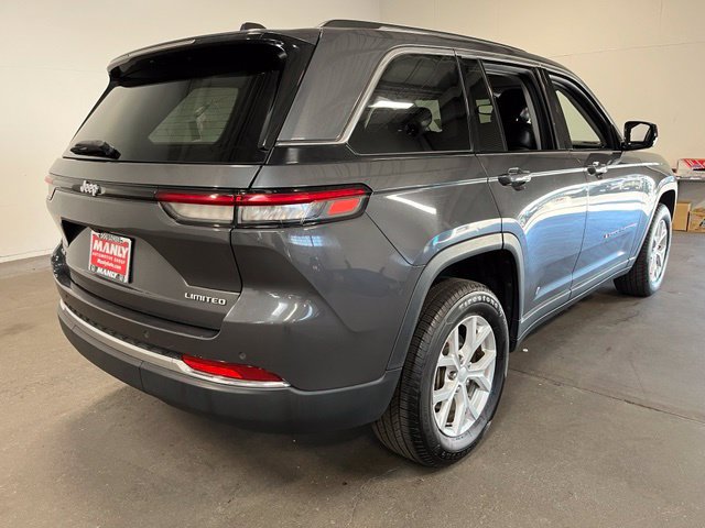 Used 2023 Jeep Grand Cherokee Limited AWD/4WD image 3