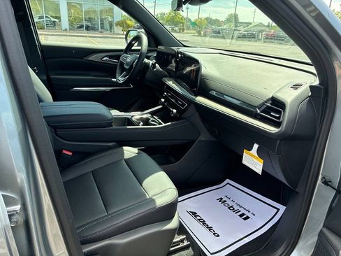 New 2026 Chevrolet Traverse LT w/ Sun and Wheel Package AWD/4WD image 39