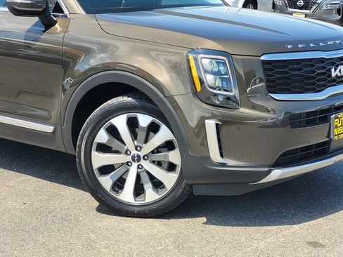 Used 2022 Kia Telluride EX w/ EX Premium Package FWD image 9