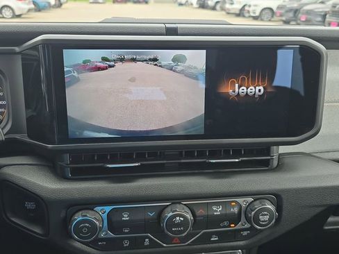 Used 2026 Jeep Wrangler Sport AWD/4WD image 23