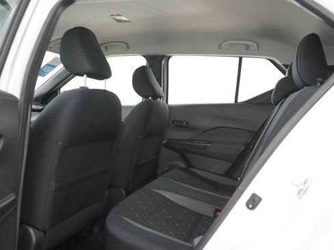 Used 2019 Nissan Kicks S FWD image 17