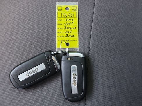 Used 2018 Jeep Renegade Latitude FWD image 59