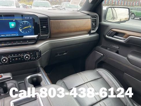 Used 2022 Chevrolet Silverado 1500 High Country w/ Z71 Off-Road Package image 17