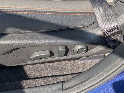 Used 2025 Subaru Crosstrek 2.5i Limited w/ Crosstrek Mirror Package image 18