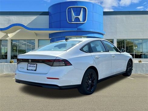 New 2025 Honda Accord SE image 2