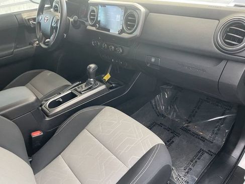 Certified 2020 Toyota Tacoma TRD Off-Road w/ Technology Package AWD/4WD image 34