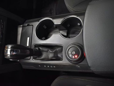Used 2018 Ford Explorer XLT AWD/4WD image 26