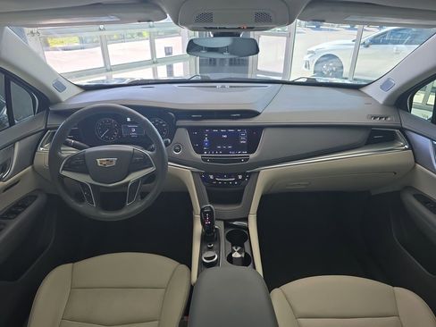 Used 2023 Cadillac XT5 Premium Luxury image 17