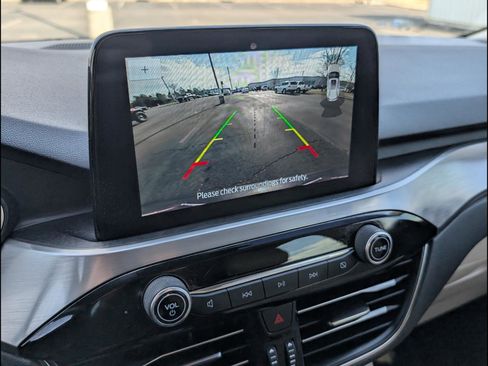 Used 2021 Ford Escape Titanium image 15