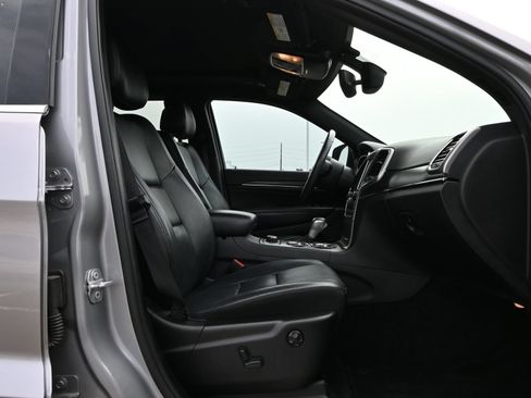 Used 2018 Jeep Grand Cherokee Limited w/ Luxury Group II AWD/4WD image 26