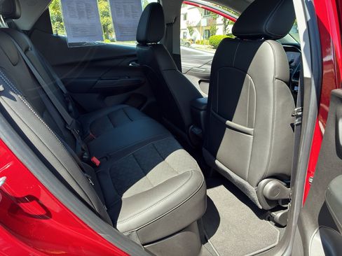 Used 2022 Chevrolet Bolt LT w/ Infotainment Package FWD image 54