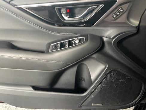 Used 2025 Subaru Outback Limited XT AWD/4WD image 8