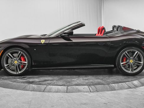 Used 2024 Ferrari Roma Spider image 5