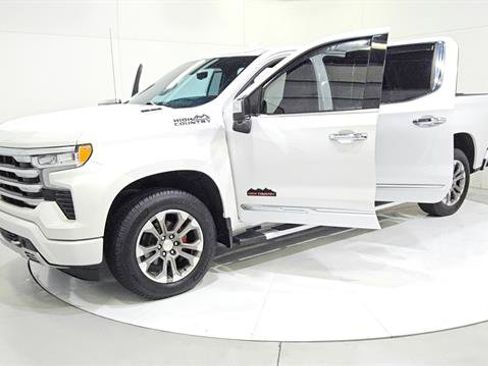 Used 2023 Chevrolet Silverado 1500 High Country w/ Technology Package AWD/4WD image 30