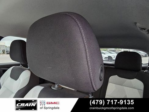 Used 2025 Chevrolet Trax LS w/ LS Convenience Package FWD image 21