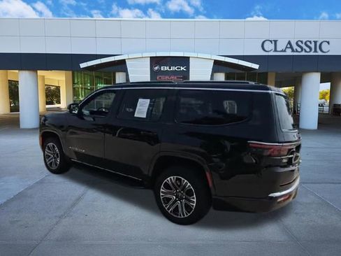 Used 2025 Jeep Wagoneer Series II w/ 8-Passenger Seating Package AWD/4WD image 6