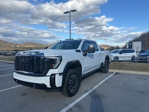 Used 2024 GMC Sierra 3500 Denali Ultimate image 3