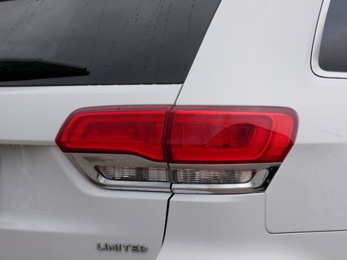 Used 2016 Jeep Grand Cherokee Limited w/ Luxury Group II AWD/4WD image 17