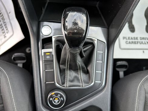 Used 2024 Volkswagen Tiguan S image 32