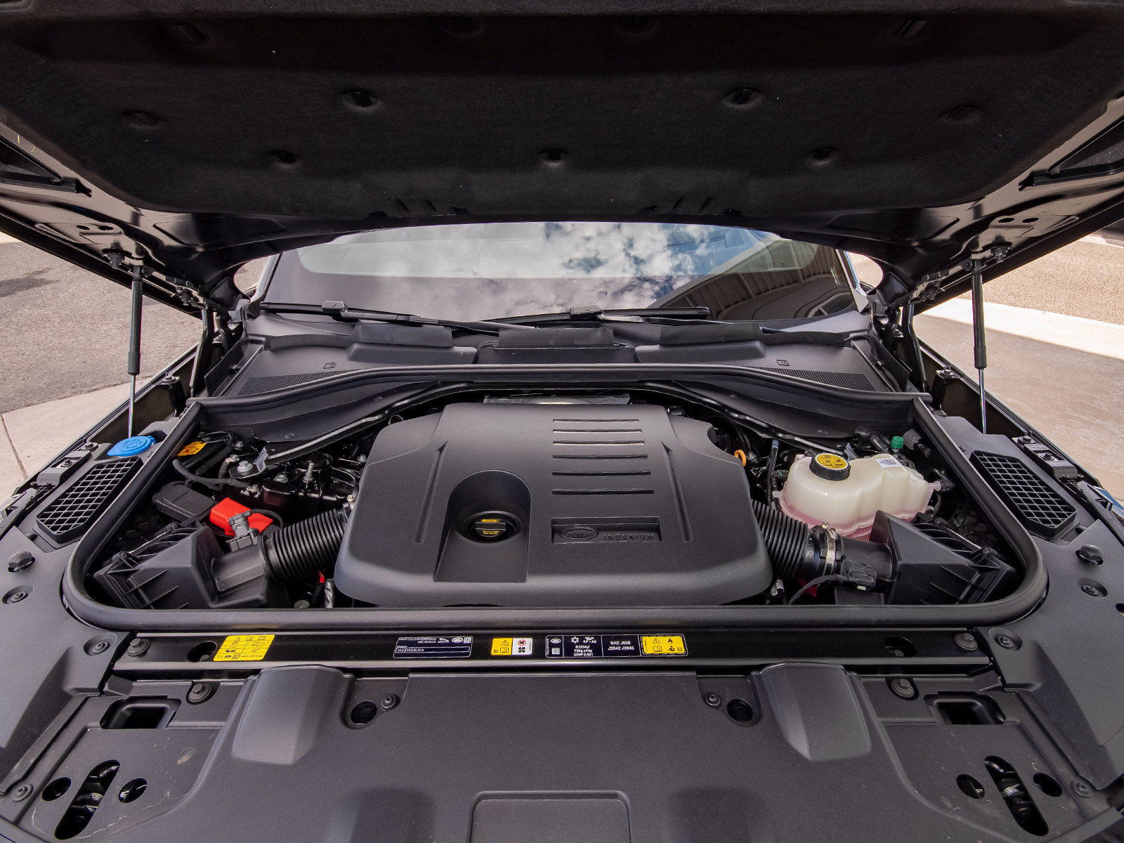 New 2026 Land Rover Range Rover SE AWD/4WD image 50