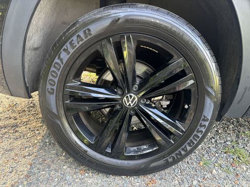 Used 2023 Volkswagen Atlas SEL R-Line AWD/4WD image 24