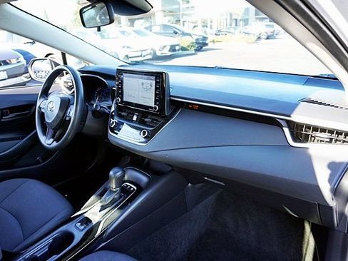 Used 2022 Toyota Corolla LE FWD image 11