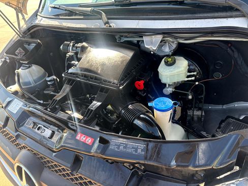 Used 2007 Dodge Sprinter 2500 w/ Cooling Group image 30