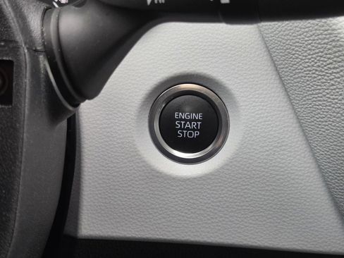 Certified 2025 Toyota Corolla SE image 19