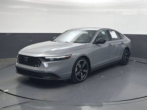 Certified 2025 Honda Accord Sport image 8
