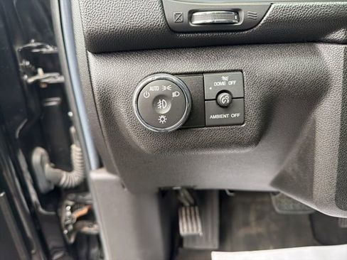 Used 2016 Chevrolet Traverse LT w/ Style and Technology Package FWD image 28