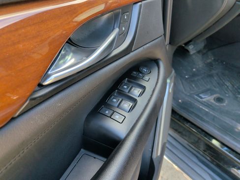 Used 2019 Cadillac Escalade Luxury RWD image 15