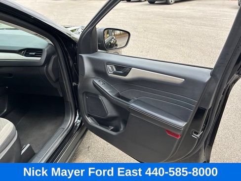 Used 2022 Ford Escape SE w/ Convenience Package FWD image 19