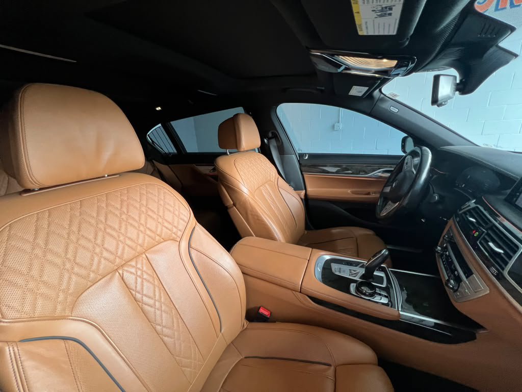 Used 2022 BMW 750i xDrive w/ Executive Package AWD/4WD image 20