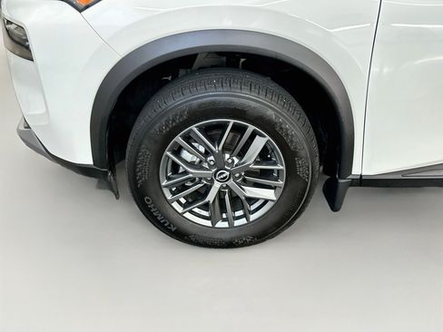 Used 2023 Nissan Rogue S AWD/4WD image 11