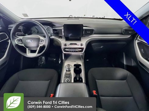 Used 2024 Ford Explorer XLT AWD/4WD image 7
