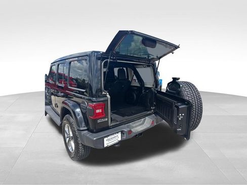 Used 2019 Jeep Wrangler Unlimited Sahara AWD/4WD image 9