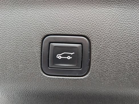 Used 2022 Chevrolet Tahoe RST w/ Luxury Package image 15