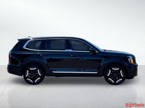 Used 2024 Kia Telluride EX w/ EX Captain's Chair Package AWD/4WD image 5