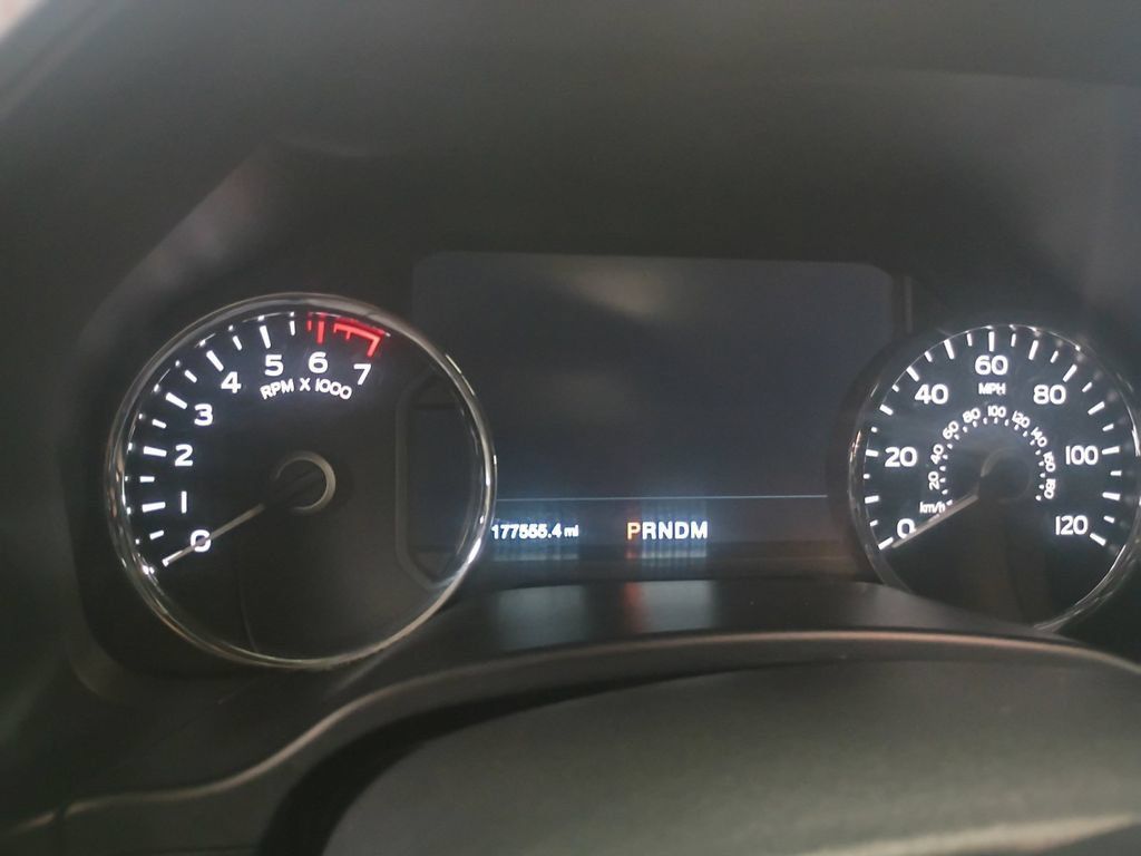 Used 2019 Ford F150 Lariat w/ Equipment Group 502A Luxury AWD/4WD image 14