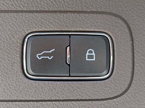 Used 2023 Lincoln Aviator Reserve w/ Equipment Group 201A RWD image 14