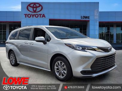 Used 2025 Toyota Sienna LE