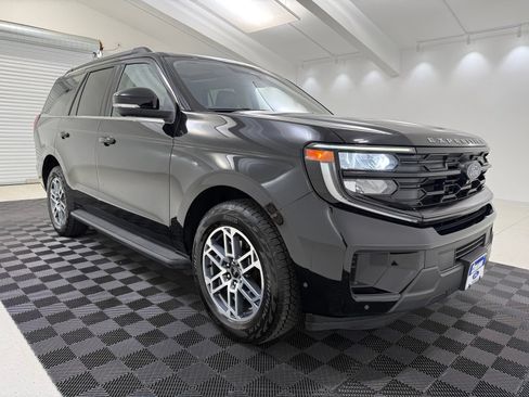 Used 2025 Ford Expedition Active AWD/4WD image 1