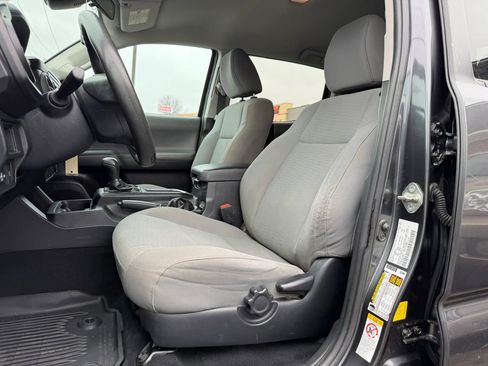 Used 2019 Toyota Tacoma SR w/ SR Convenience Package image 11