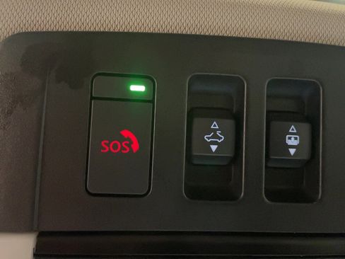 Used 2023 Nissan Rogue SL w/ SL Premium Package image 14