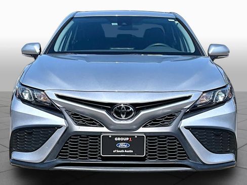 Used 2024 Toyota Camry SE FWD image 4